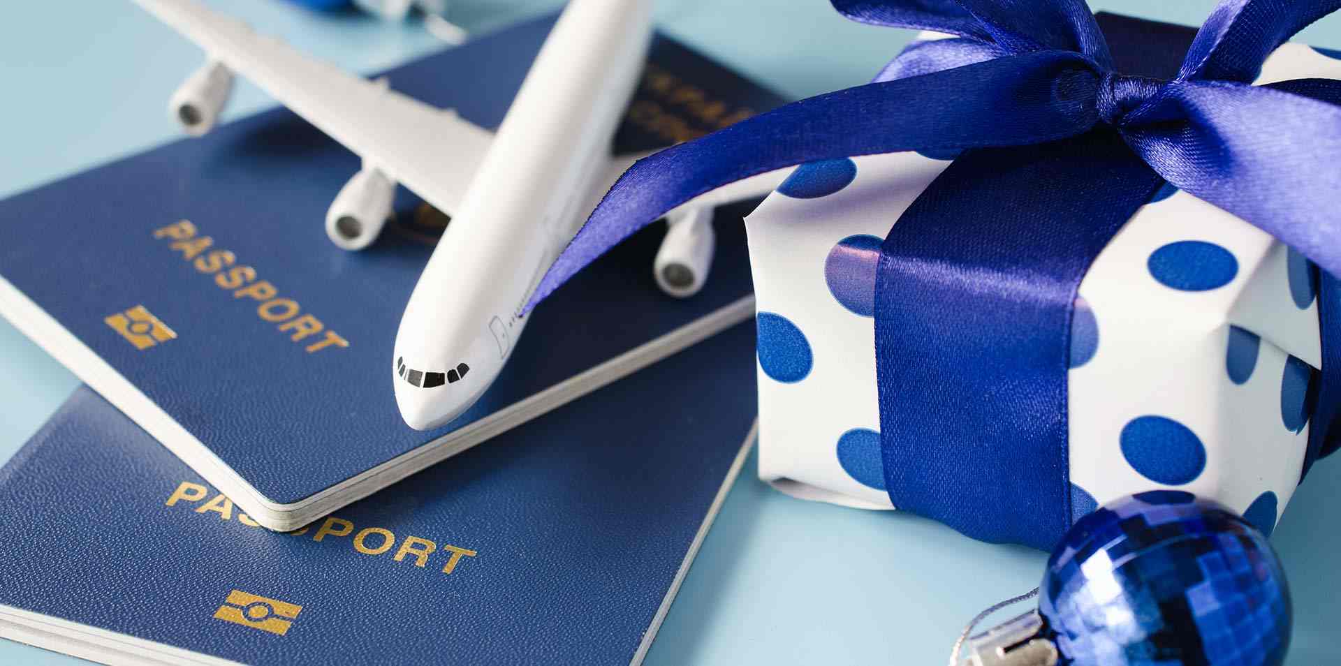 5 Travel-related Customised Gifts for Travel Lovers